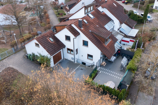 gepflegtes-reiheneckhaus-in-bevorzugter-wohnlage-von-oberstenfeld-mit-schoenem-grundstueck 